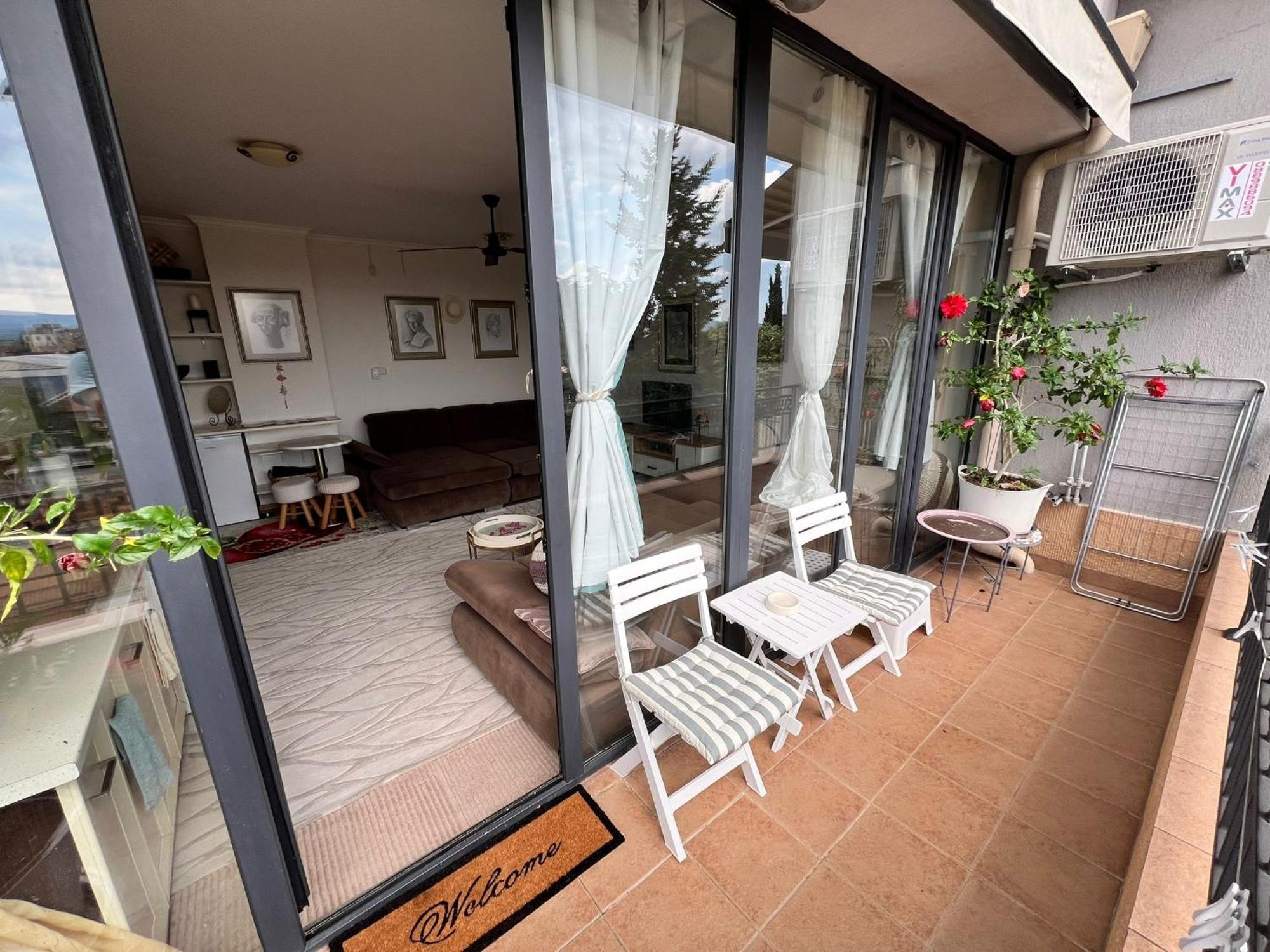 Downtown Central Apartment With Working Kitchen, City Views & Free Parking Kazanlŭk Exterior foto